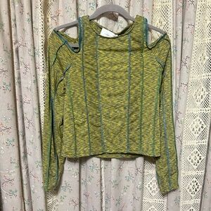 Hosbjerg‎ Dafnie Cold Shoulder Top In Greyed Olive Size Medium NWT